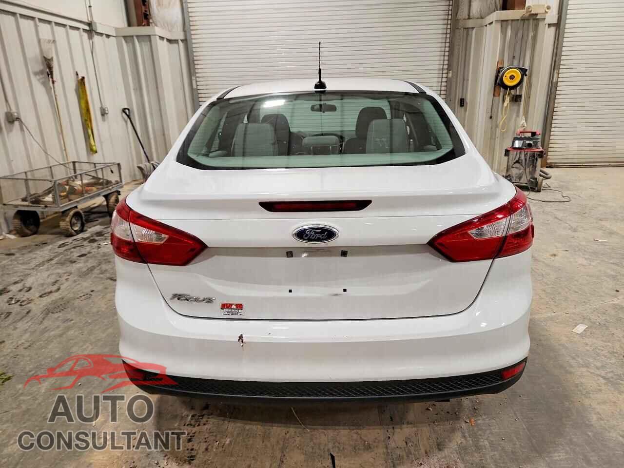 FORD FOCUS 2014 - 1FADP3F20EL119525