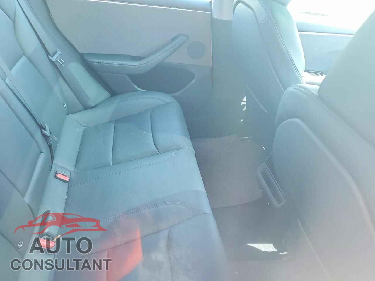 TESLA MODEL 3 2024 - 5YJ3E1EA7RF717550
