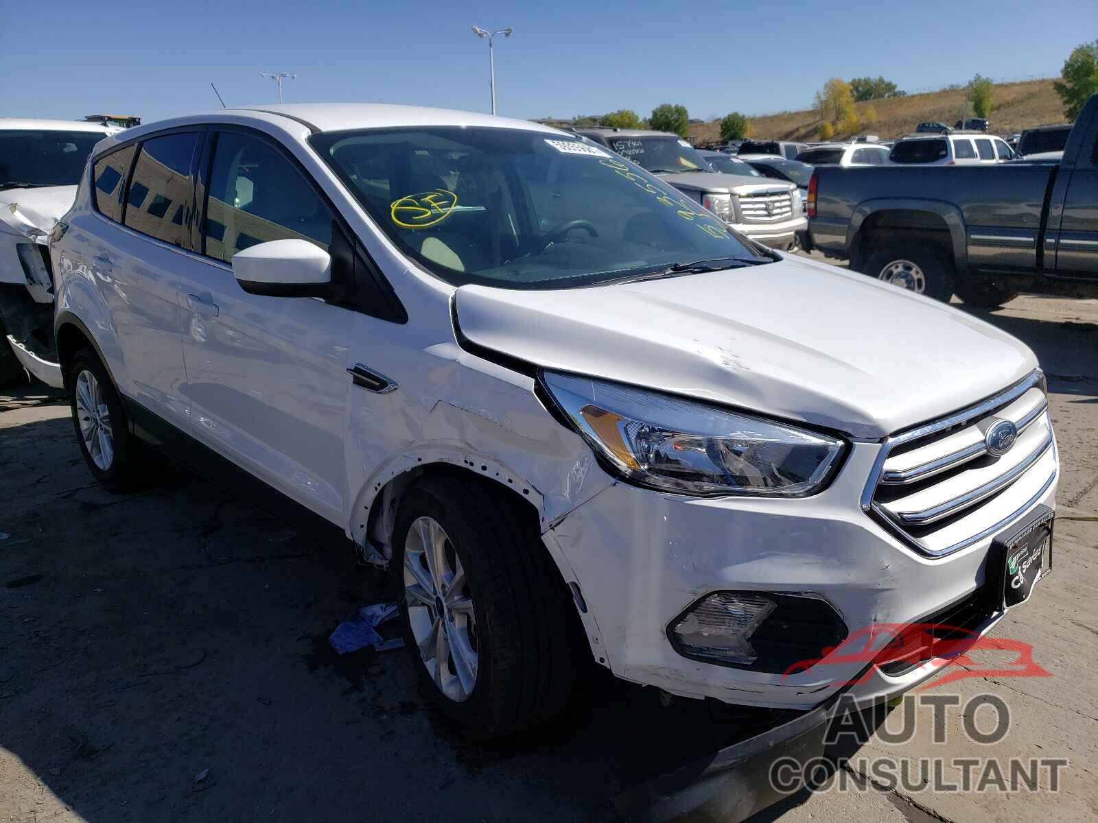 FORD ESCAPE 2017 - 1FMCU9GD4HUC35340