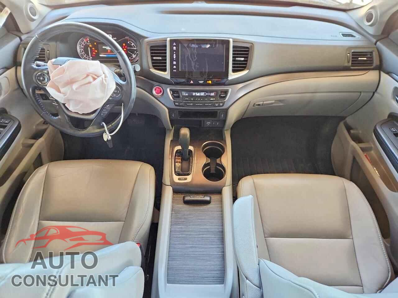 HONDA PILOT 2017 - 5FNYF5H60HB021600