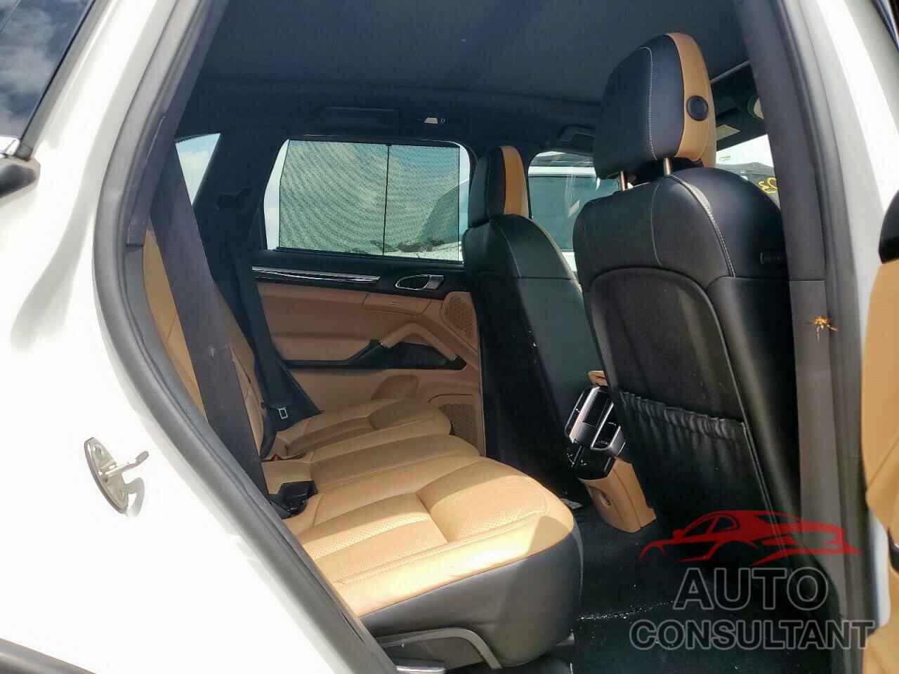 PORSCHE CAYENNE 2016 - WP1AA2A24GLA06372