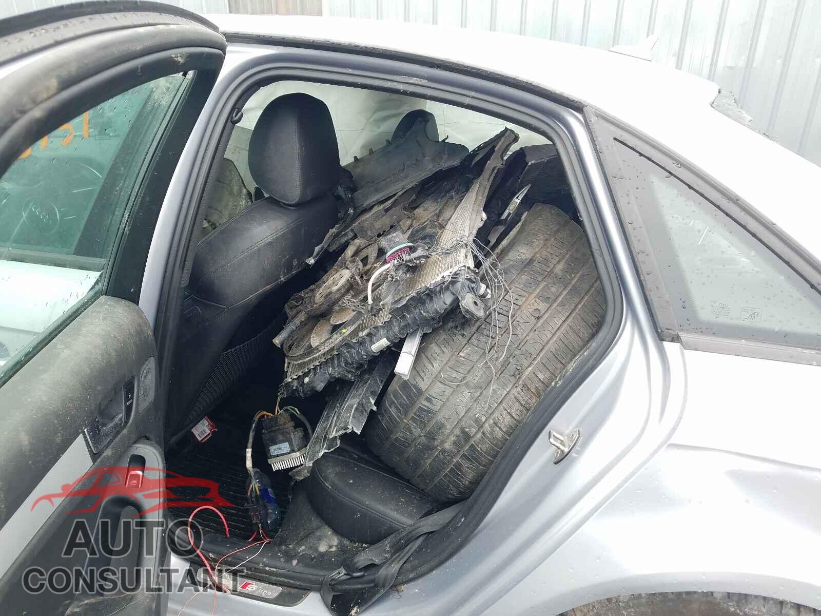AUDI A4 2016 - WAUDFCFL9GN005663