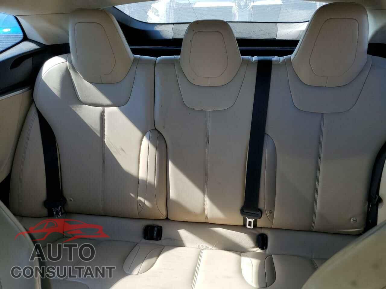 TESLA MODEL S 2016 - 5YJSA1E16GF120362