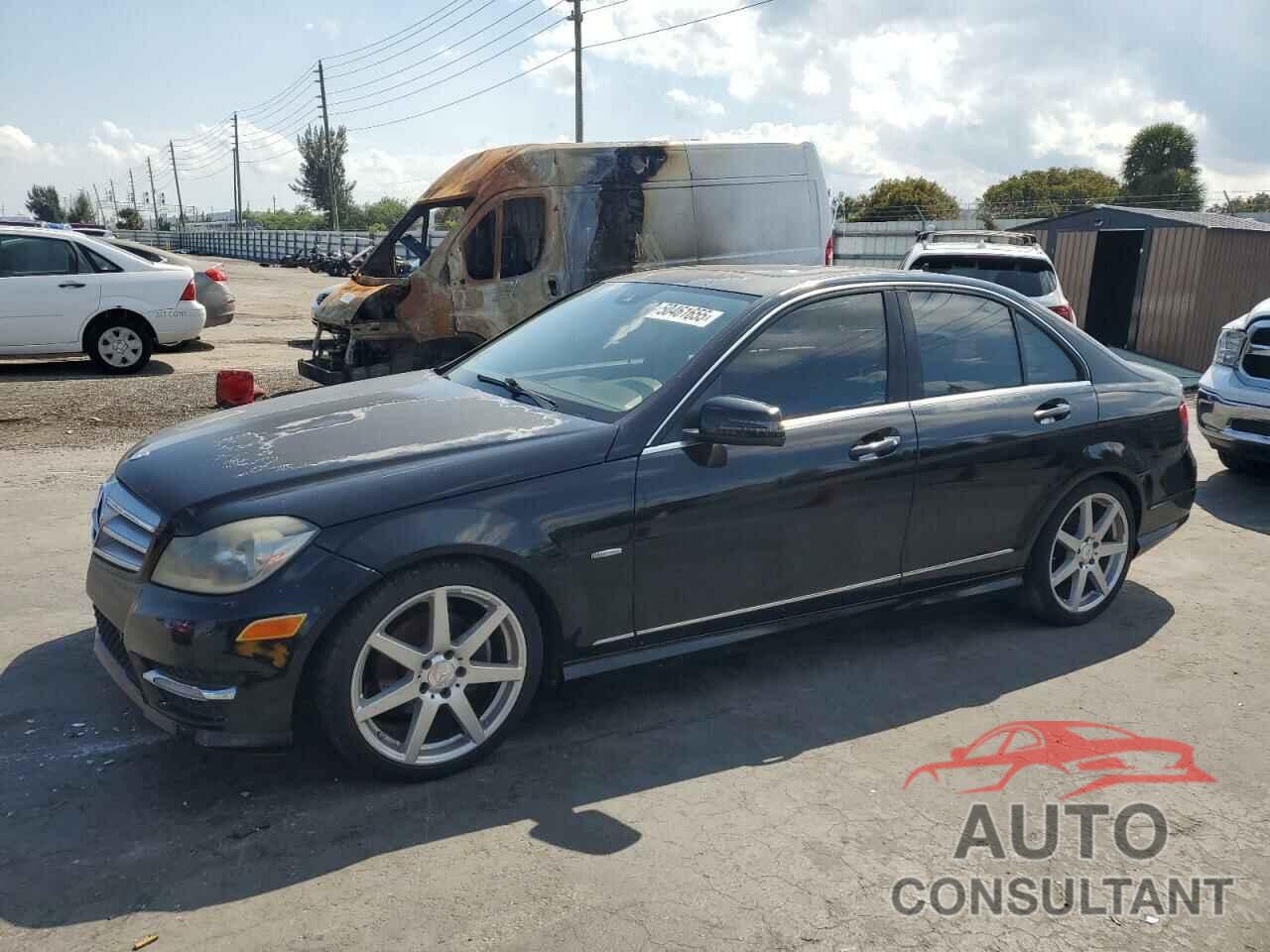 MERCEDES-BENZ C-CLASS 2012 - WDDGF4HB3CR212102