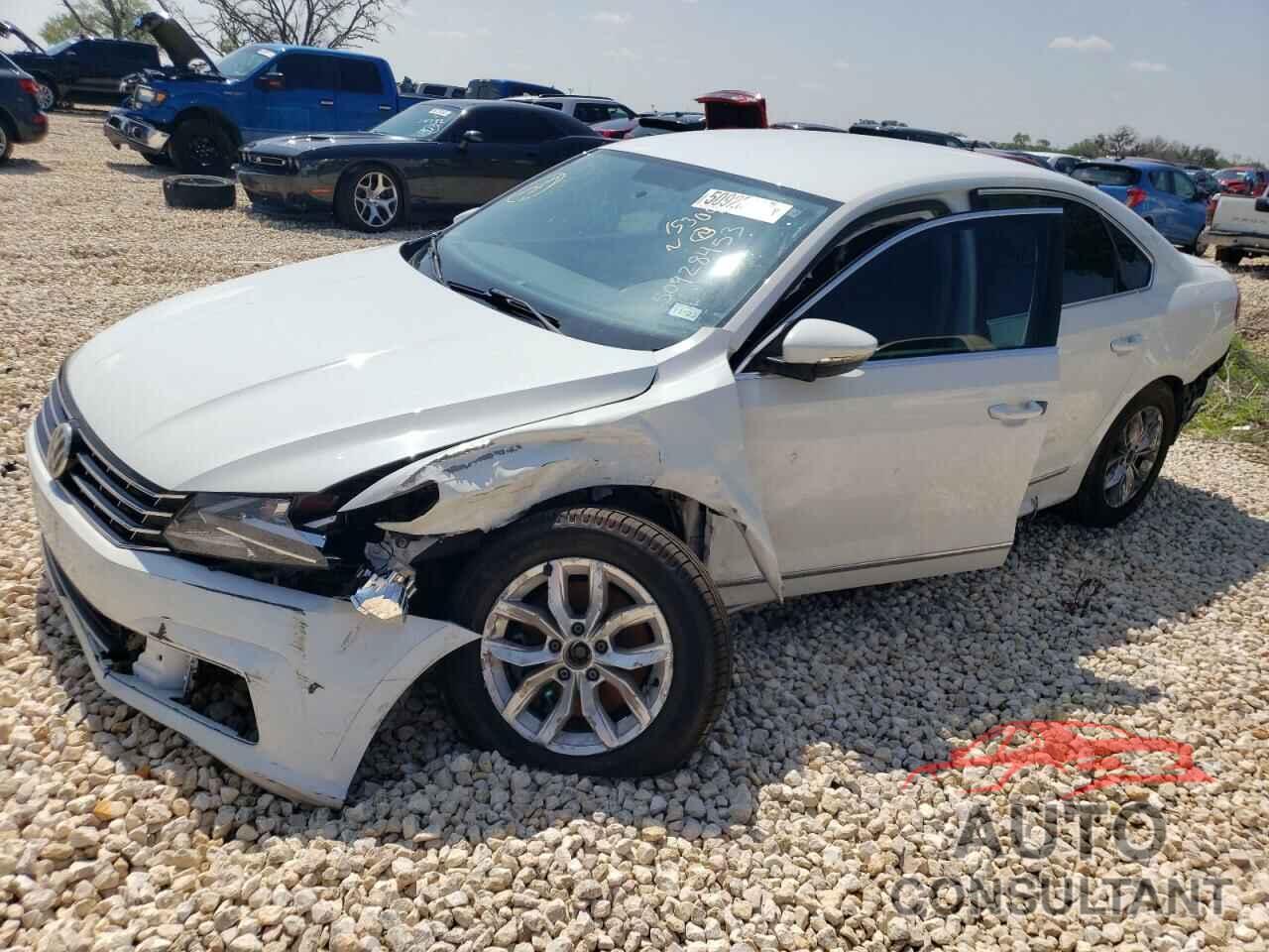 VOLKSWAGEN PASSAT 2017 - 1VWAT7A35HC005120