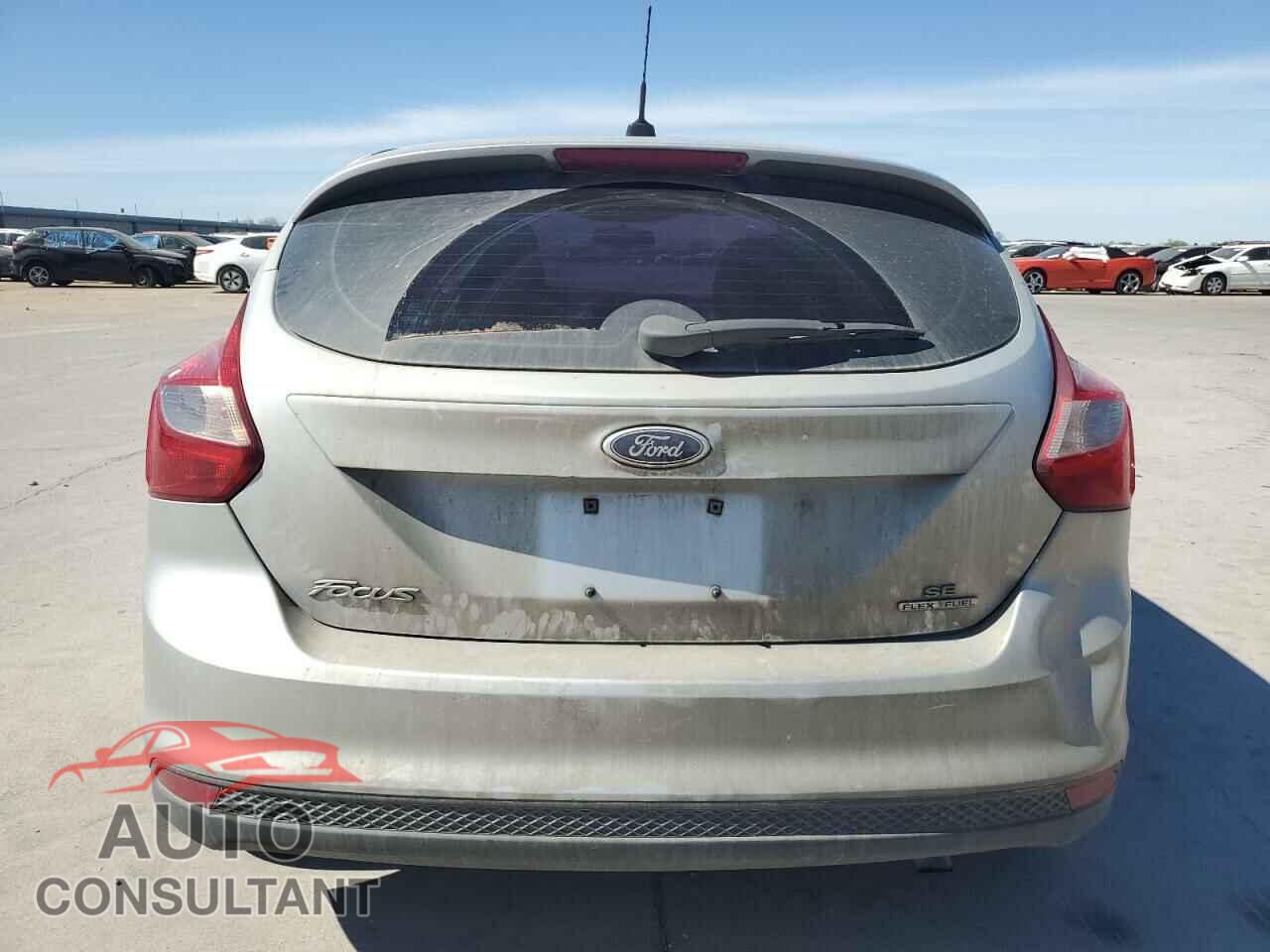 FORD FOCUS 2014 - 1FADP3K2XEL443829