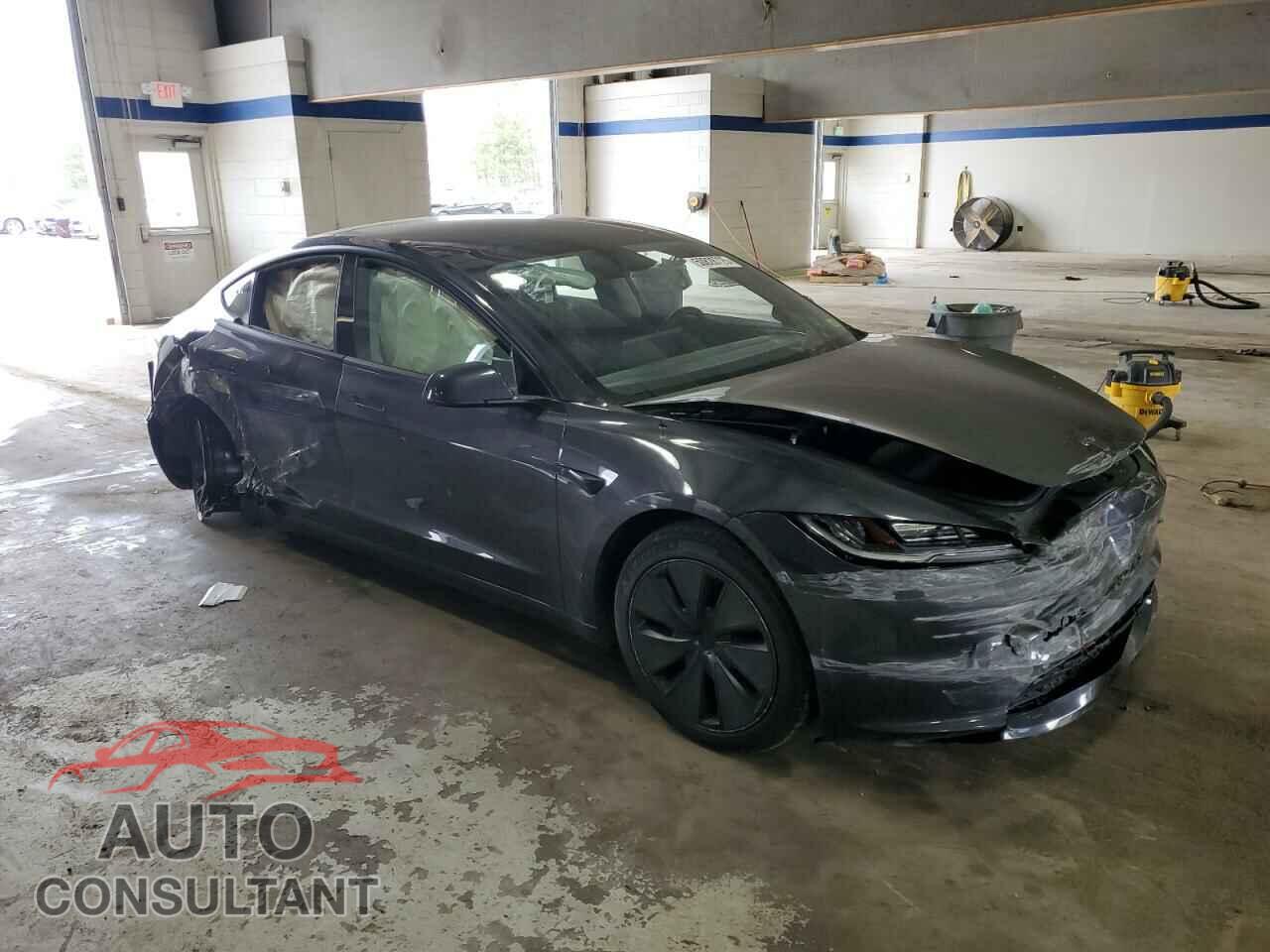 TESLA MODEL 3 2024 - 5YJ3E1EA7RF872695
