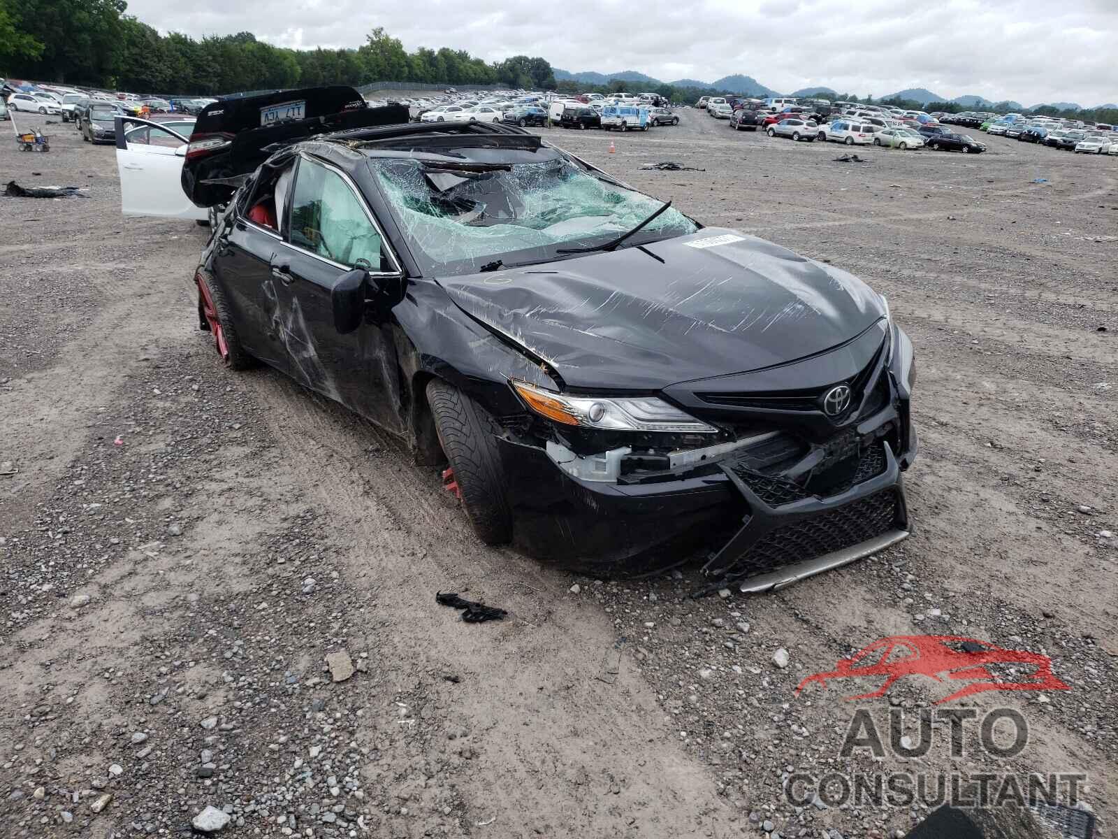TOYOTA CAMRY 2018 - 4T1B61HK9JU118041