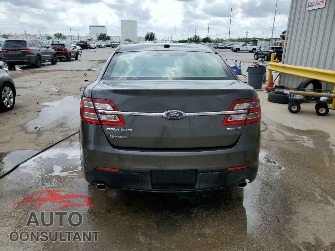 FORD TAURUS 2017 - 1FAHP2D84HG126879