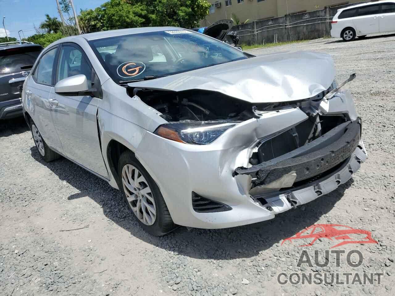 TOYOTA COROLLA 2018 - 5YFBURHE4JP834118