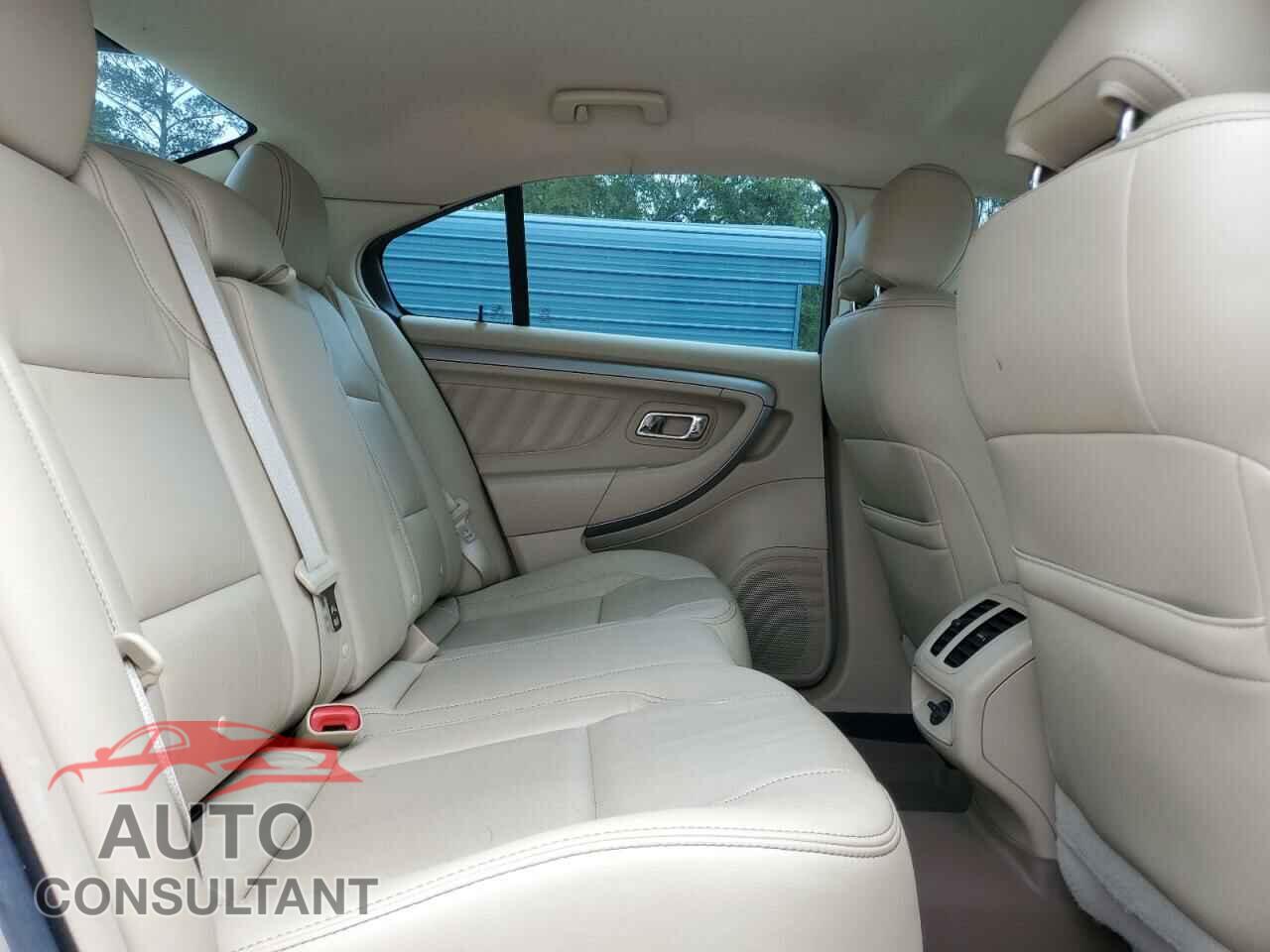 FORD TAURUS 2017 - 1FAHP2E80HG110211