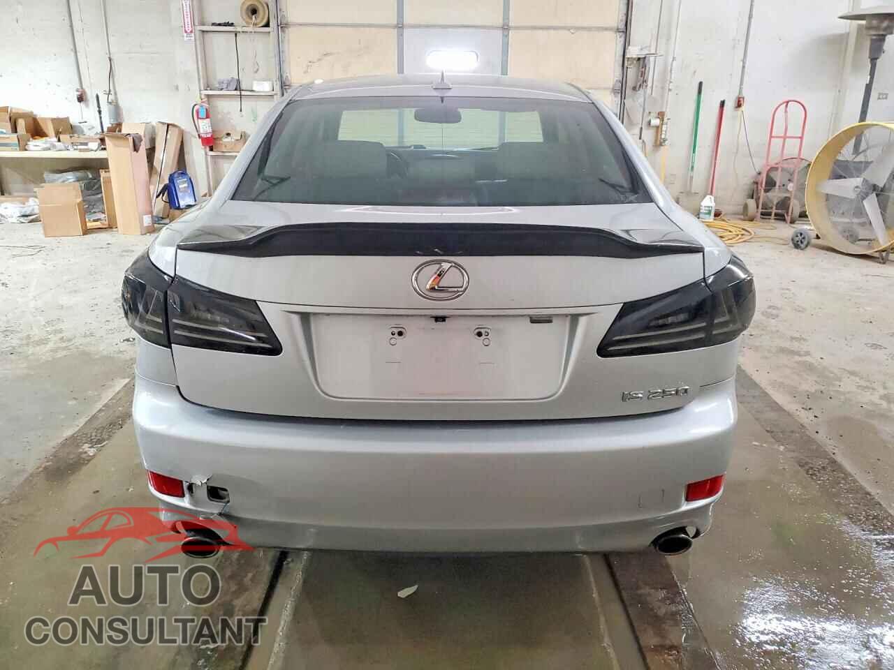 LEXUS IS 2011 - JTHBF5C22B2101919