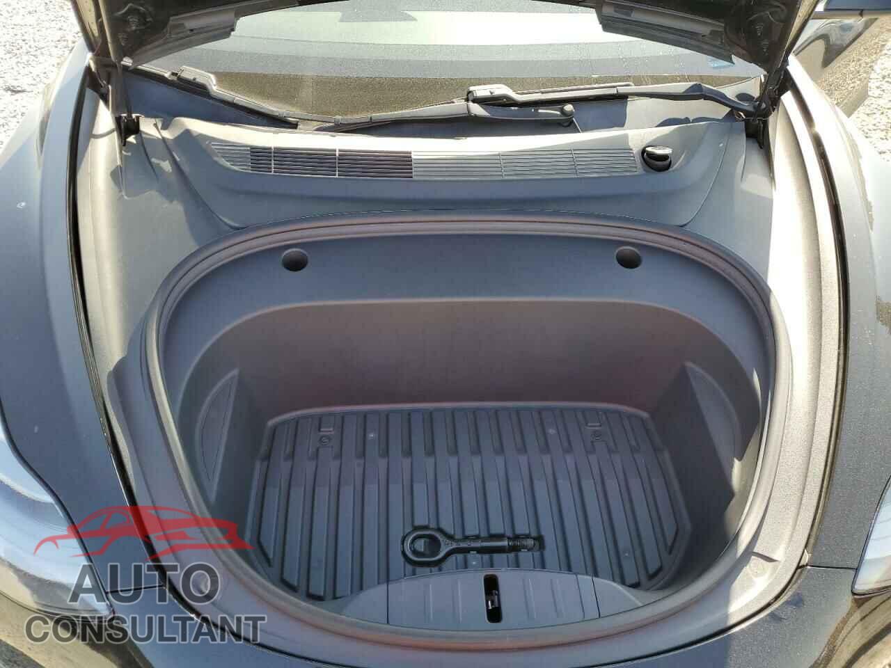 TESLA MODEL 3 2021 - 5YJ3E1EA5MF077377