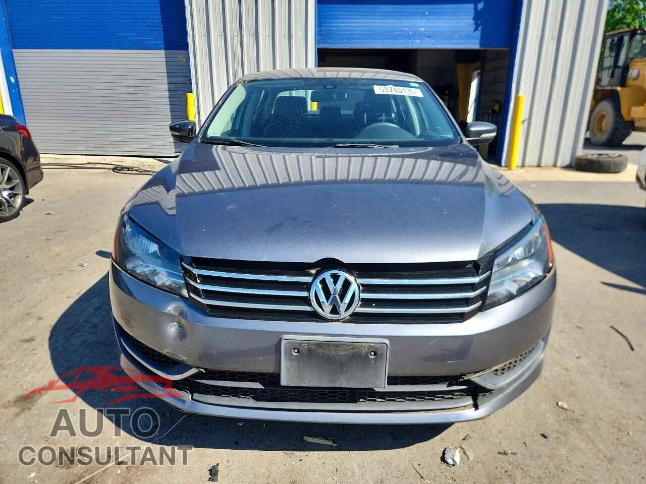VOLKSWAGEN PASSAT 2013 - 1VWAP7A31DC135765