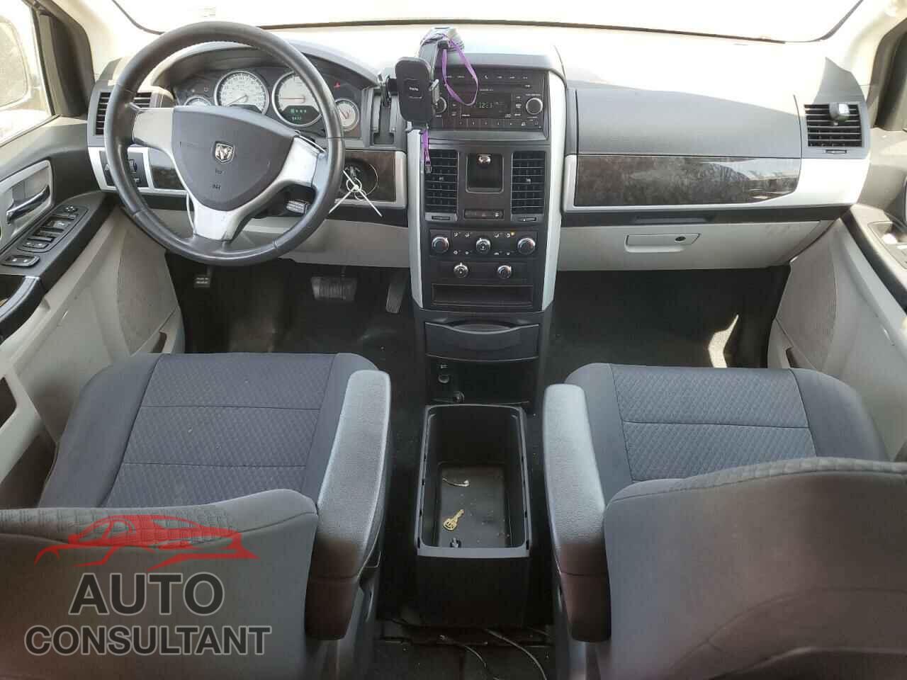 DODGE CARAVAN 2010 - 2D4RN5D18AR215872