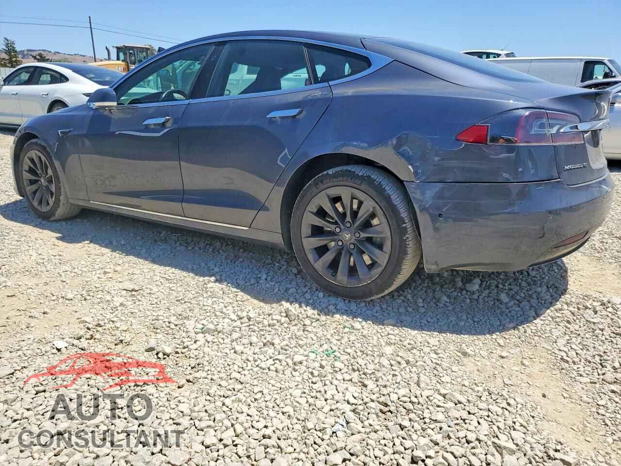 TESLA MODEL S 2018 - 5YJSA1E28JF261207