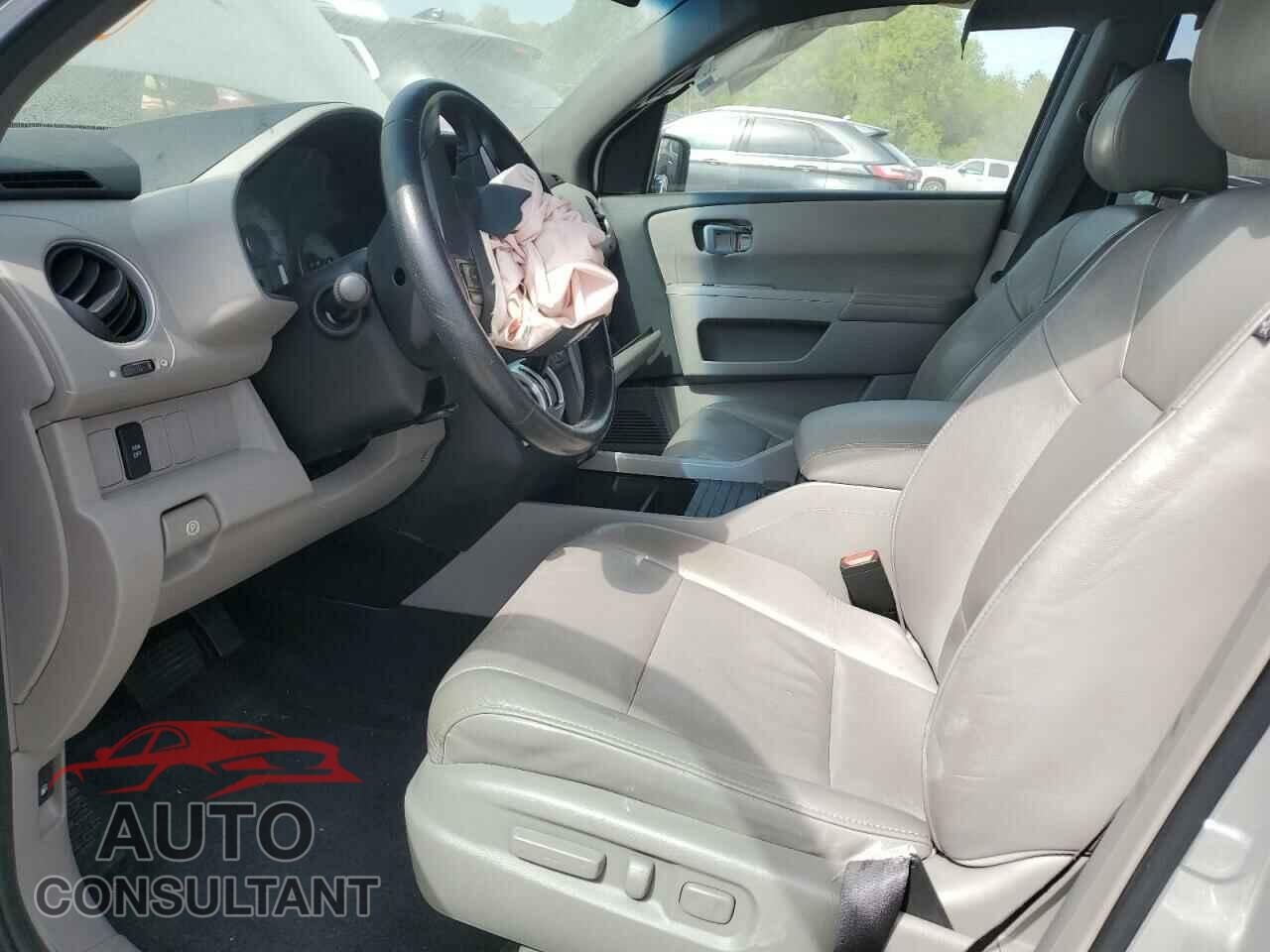 HONDA PILOT 2011 - 5FNYF3H50BB022071
