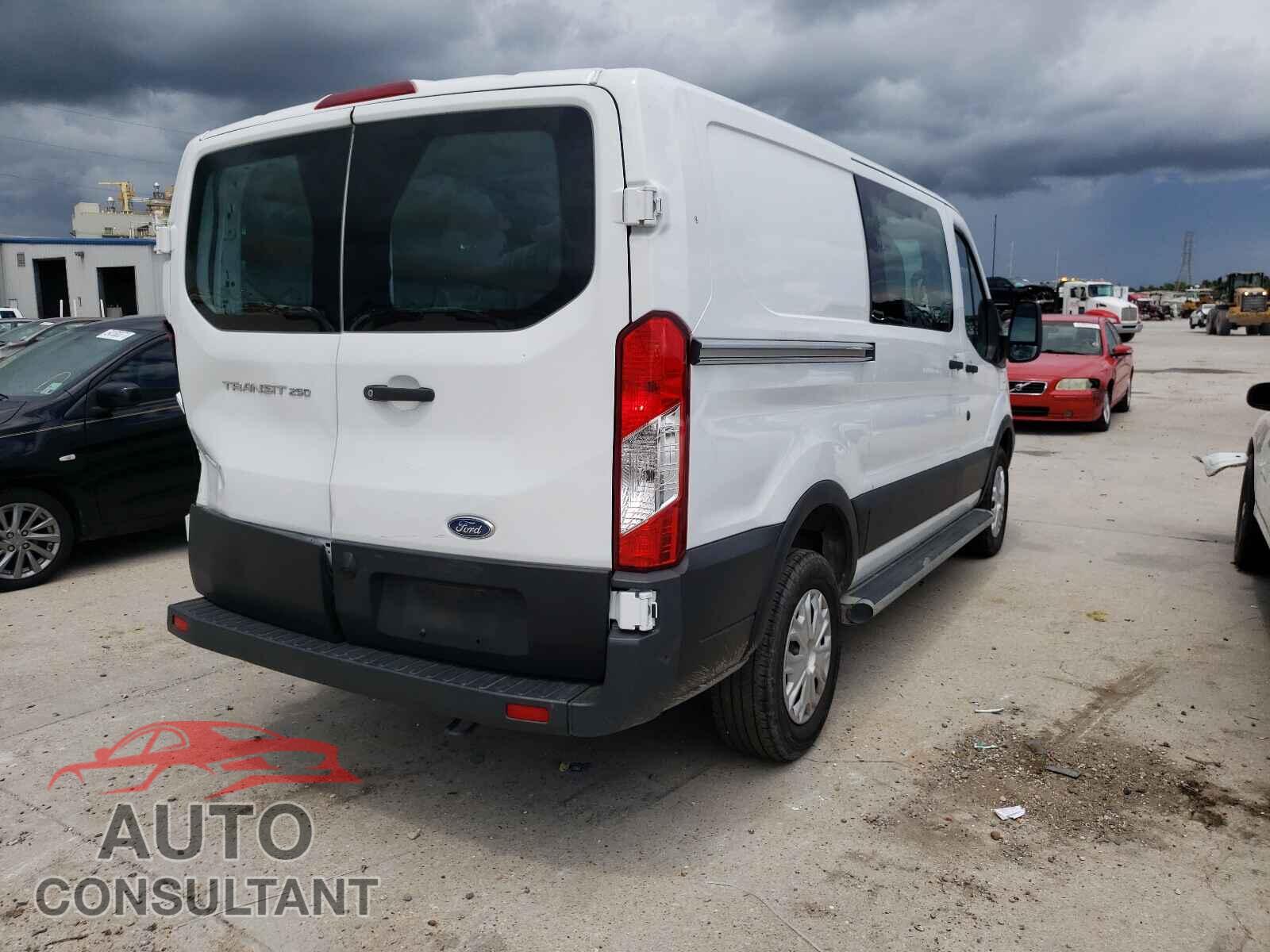 FORD TRANSIT CO 2019 - 1FTYR1YM5KKB34743
