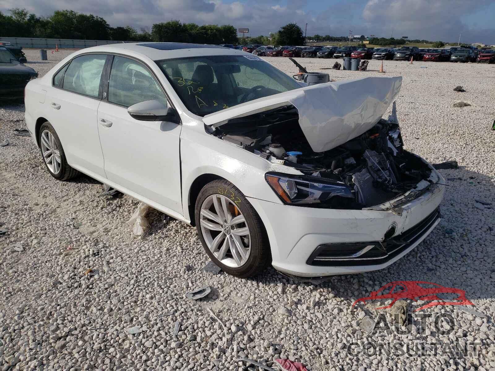 VOLKSWAGEN PASSAT 2019 - 1VWLA7A32KC011947