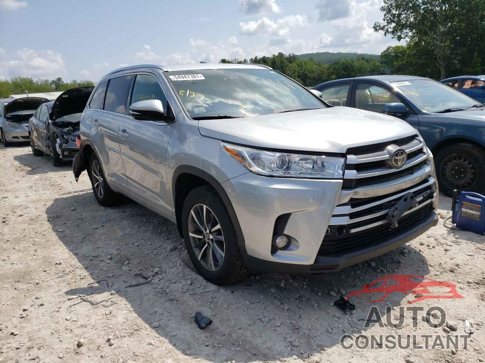 TOYOTA HIGHLANDER 2018 - 5TDJZRFH4JS529316