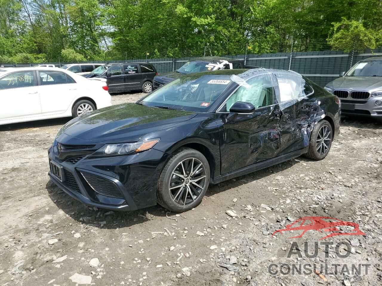 TOYOTA CAMRY 2022 - 4T1G11BK0NU066883
