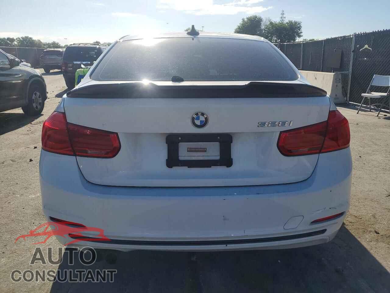 BMW 3 SERIES 2016 - WBA8E9G51GNU30169