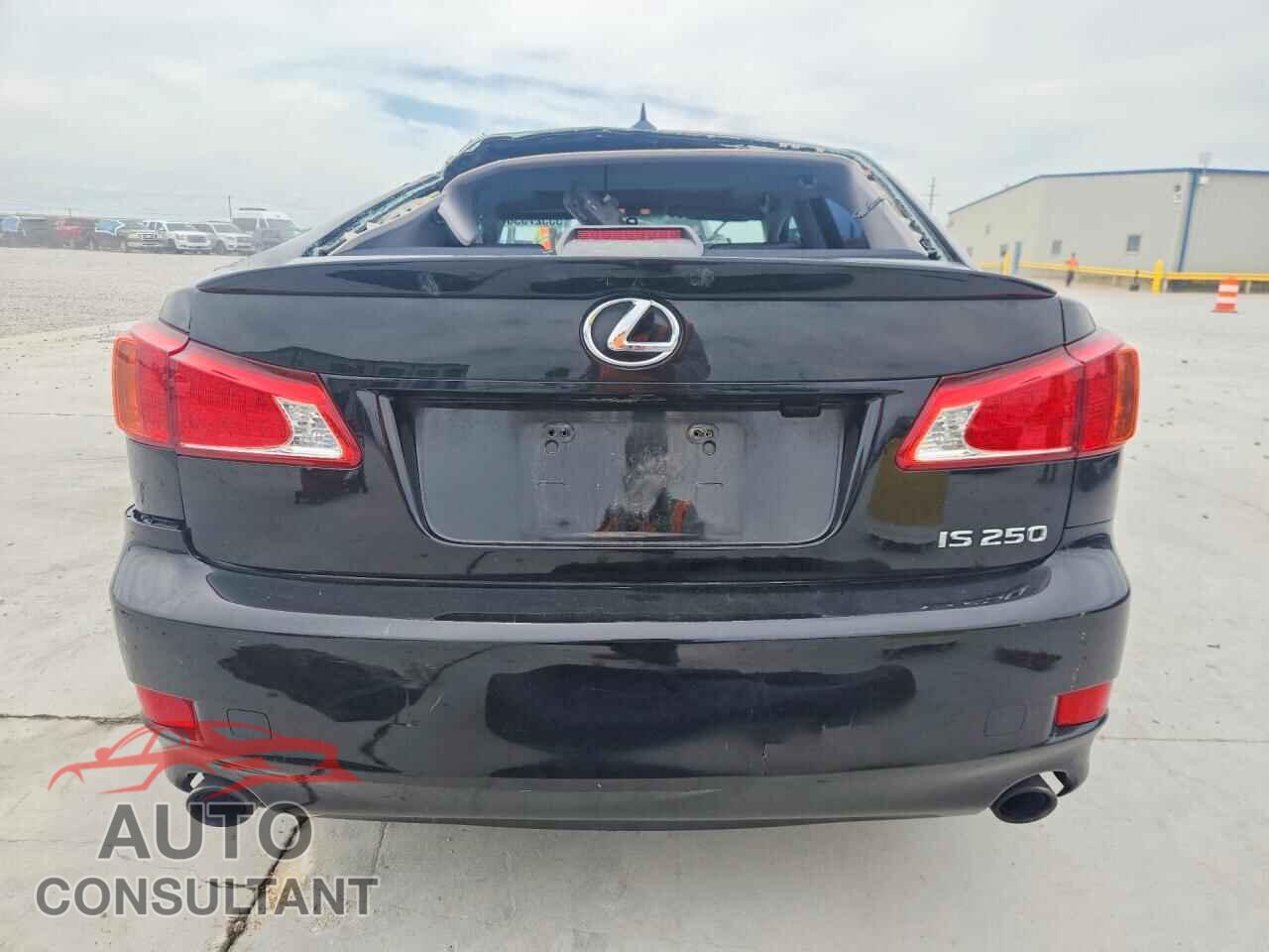 LEXUS IS 2011 - JTHBF5C26B5145615