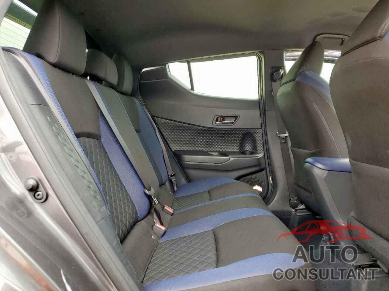 TOYOTA C-HR 2021 - JTNKHMBX6M1118875