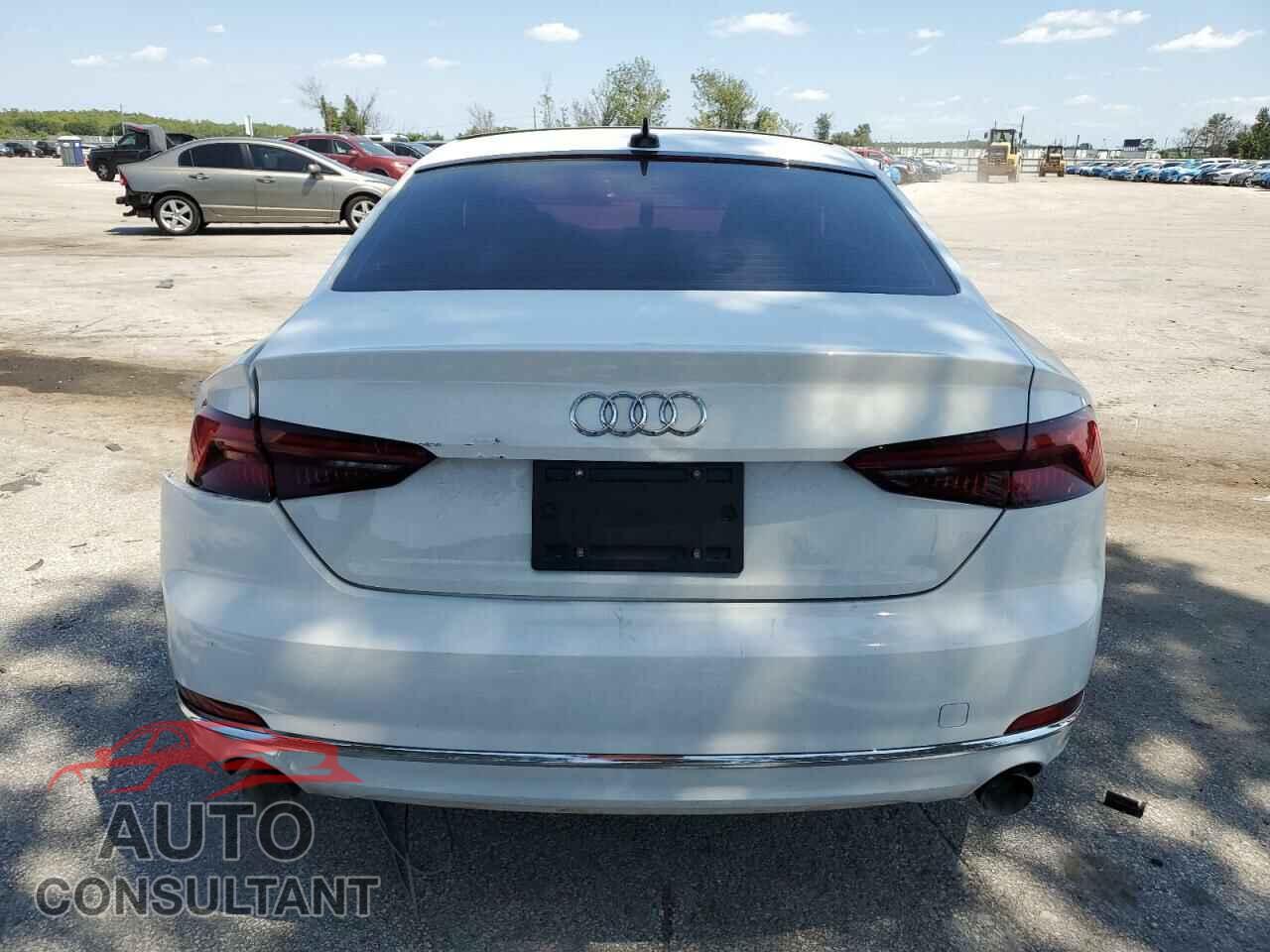 AUDI A5 2018 - WAUNNAF5XJA103287