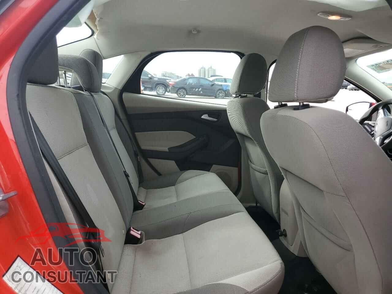 FORD FOCUS 2014 - 1FADP3F28EL177740