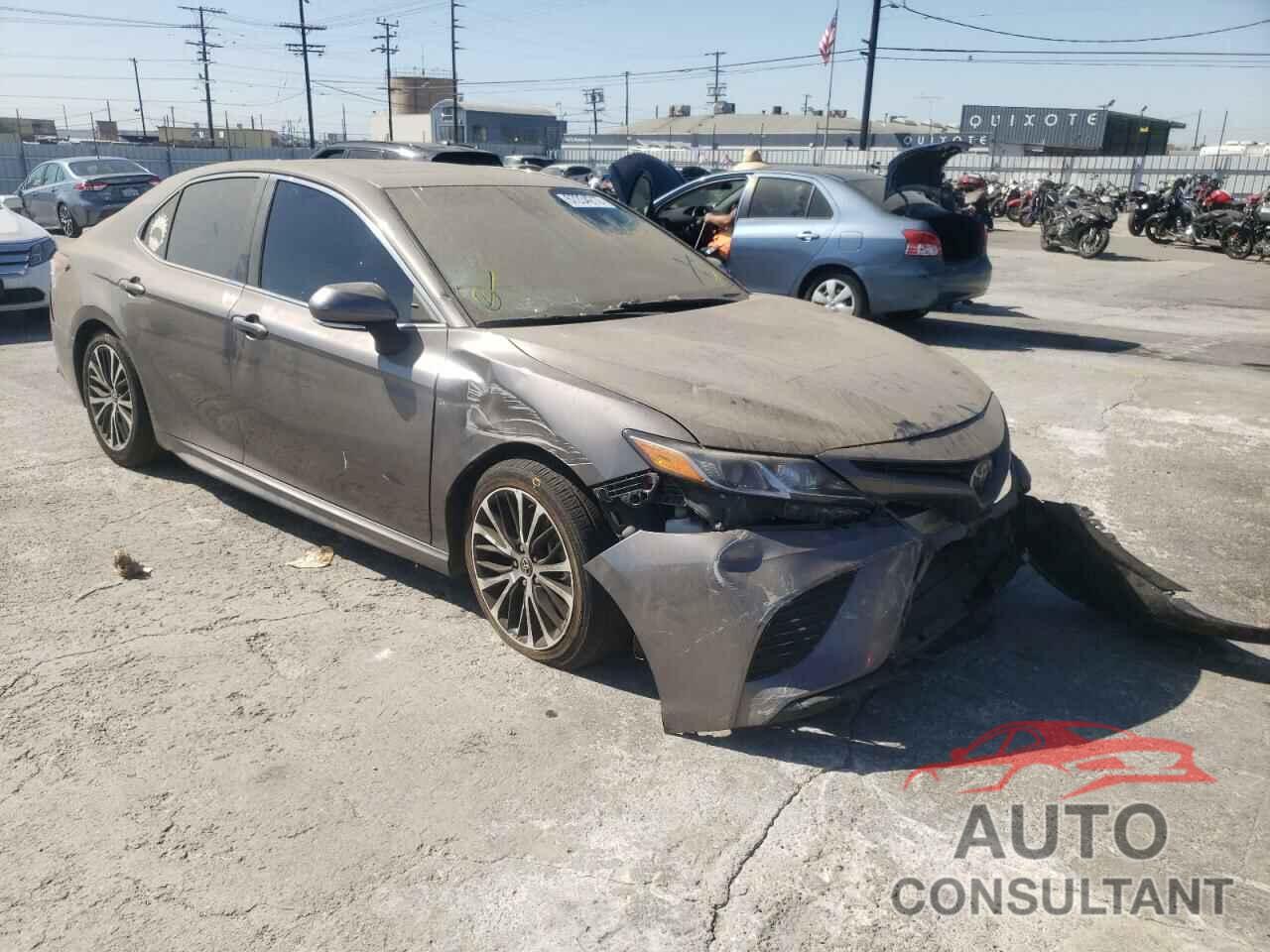 TOYOTA CAMRY 2018 - 4T1B11HK8JU110642