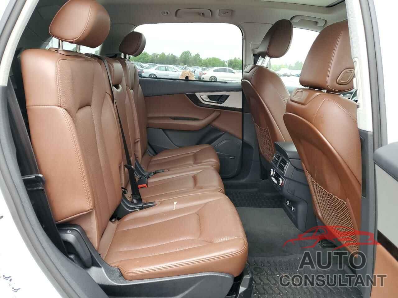 AUDI Q7 2019 - WA1LHAF79KD024240