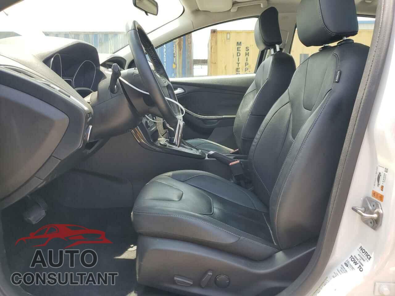 FORD FOCUS 2015 - 1FADP3J24FL304136