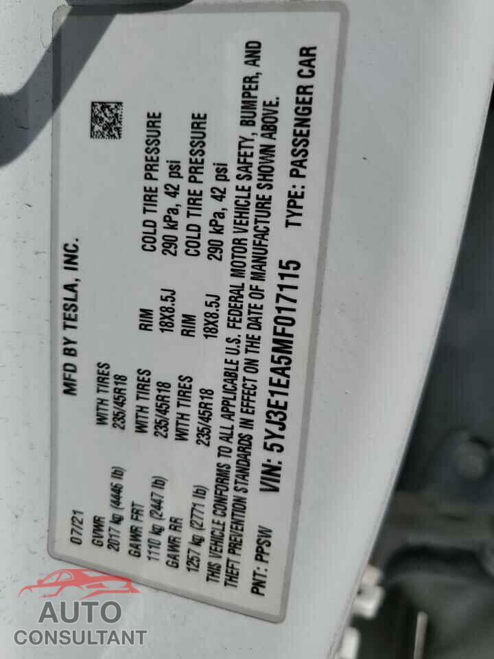 TESLA MODEL 3 2021 - 5YJ3E1EA5MF017115