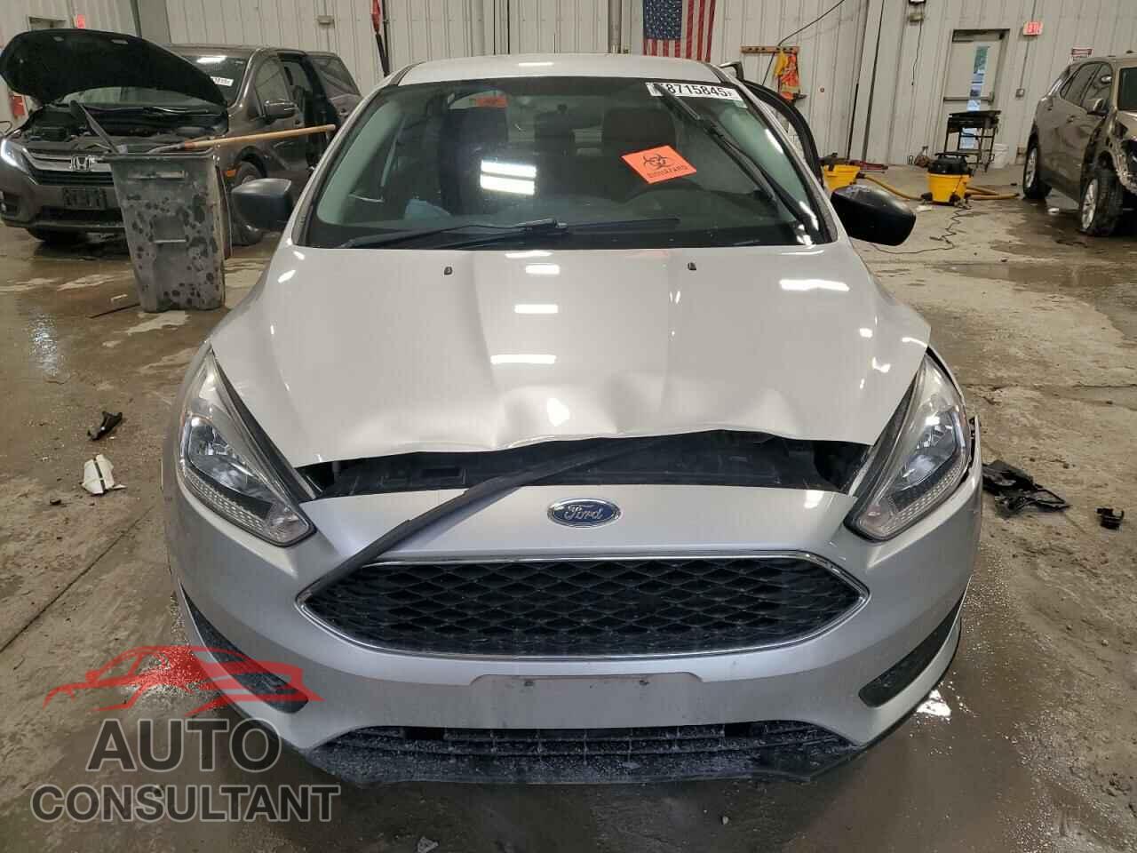 FORD FOCUS 2016 - 1FADP3E29GL224553