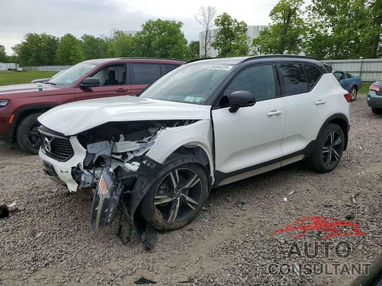 VOLVO XC40 2022 - YV4162UM0N2740586