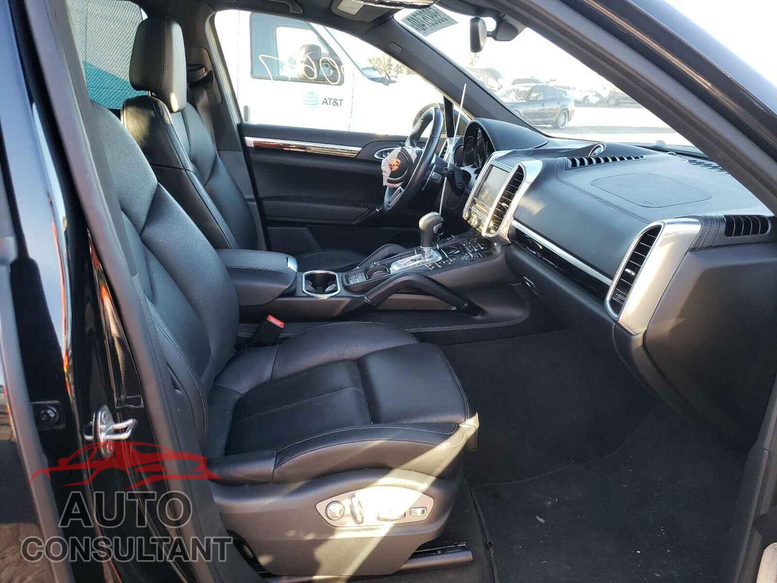 PORSCHE CAYENNE 2016 - WP1AA2A24GLA08221