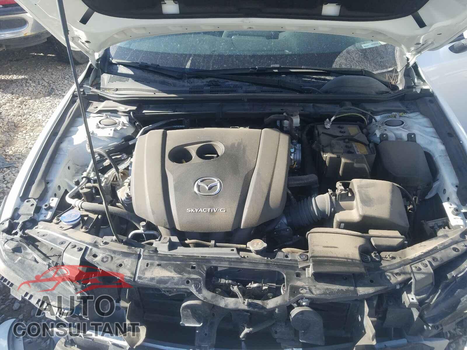 MAZDA 3 2019 - JM1BPBAM1K1116936