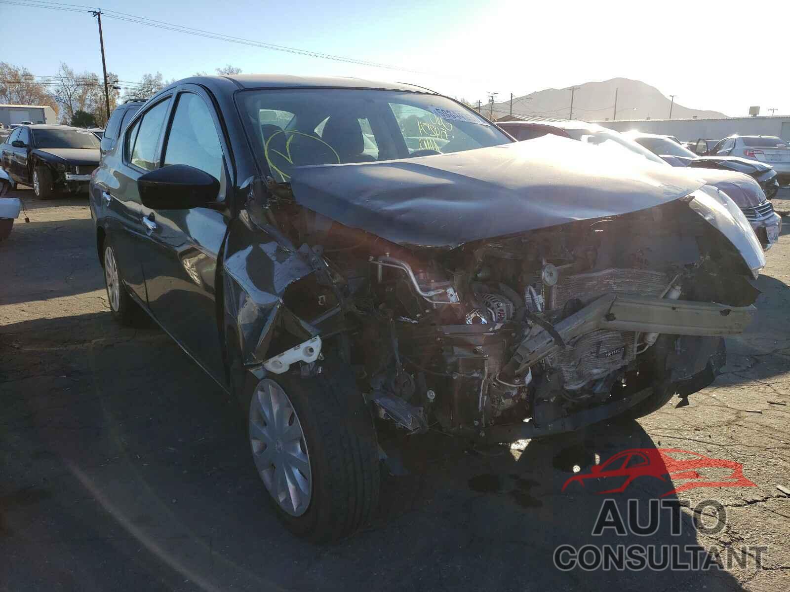 NISSAN VERSA 2018 - 3N1CN7AP0JL857610