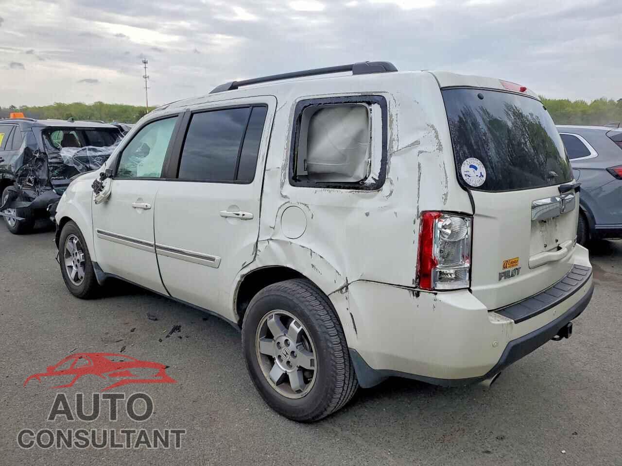 HONDA PILOT 2011 - 5FNYF4H92BB010903