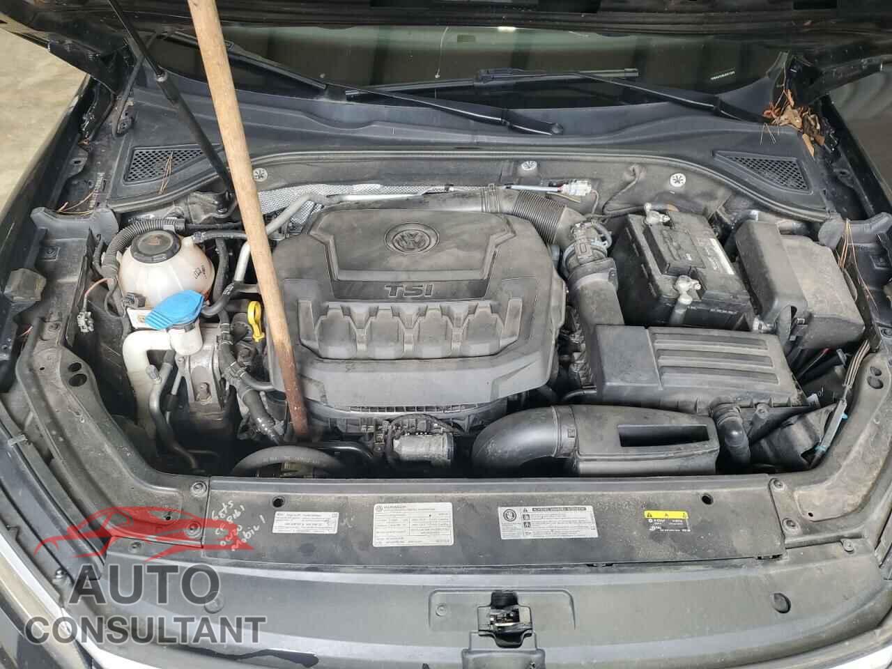 VOLKSWAGEN PASSAT 2018 - 1VWAA7A36JC011875