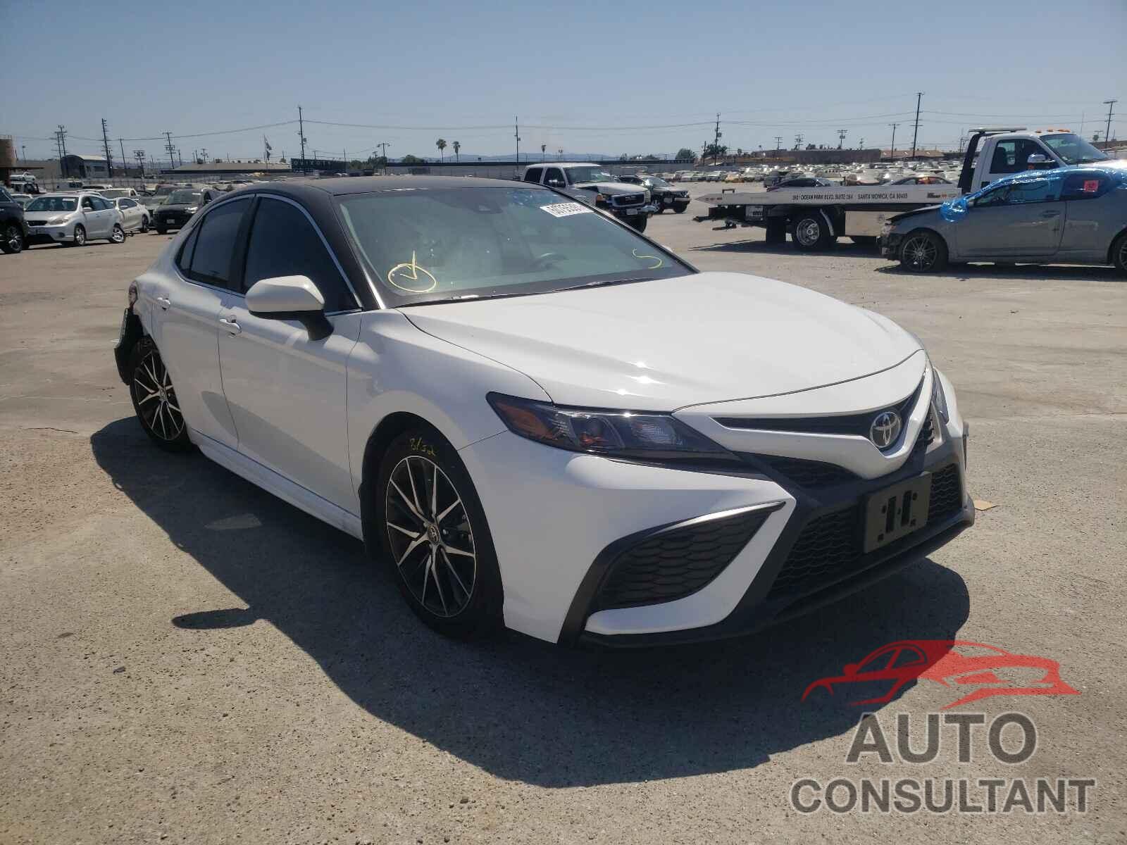 TOYOTA CAMRY 2021 - 4T1G11AK8MU422898