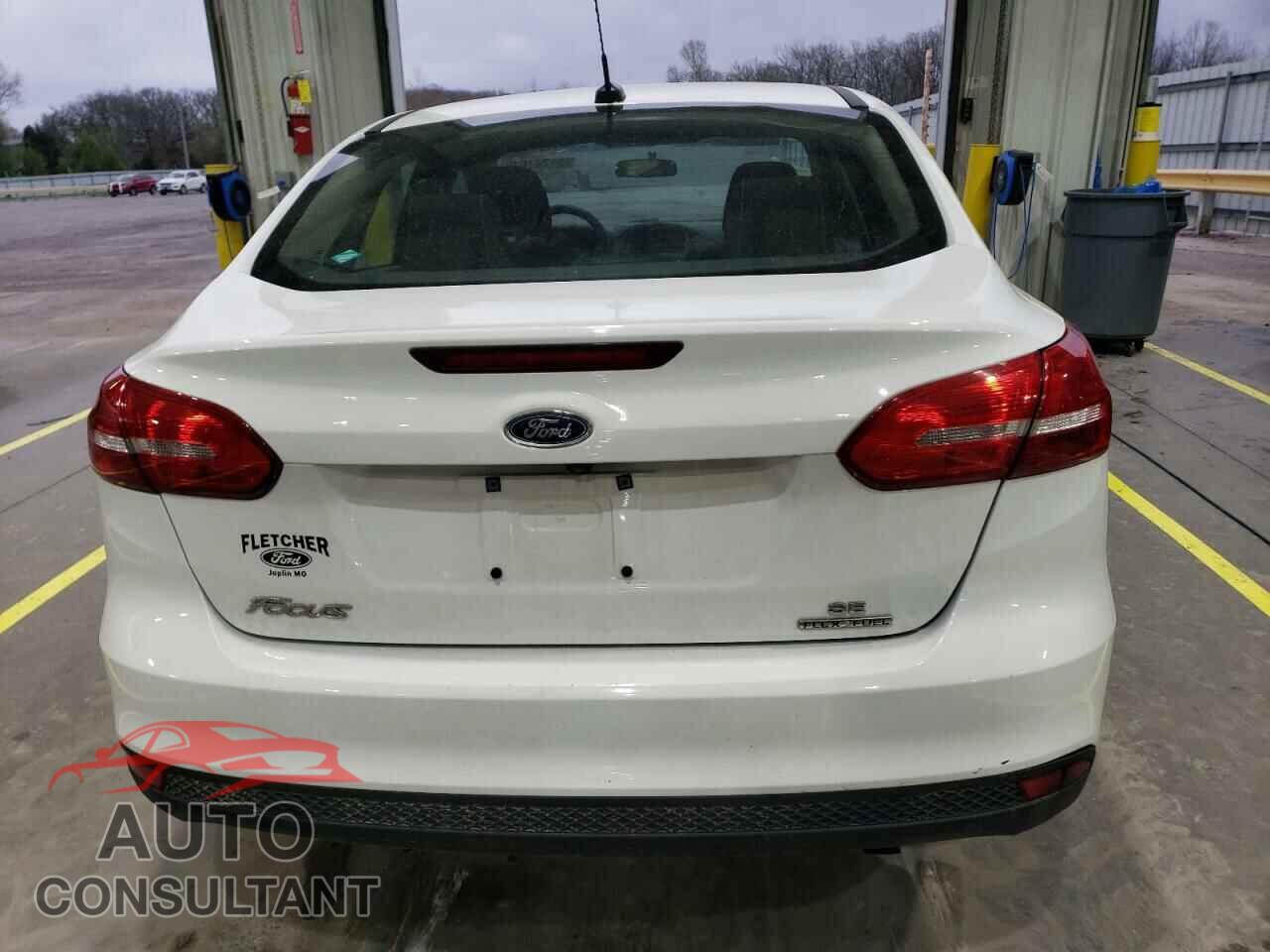 FORD FOCUS 2015 - 1FADP3F25FL250046