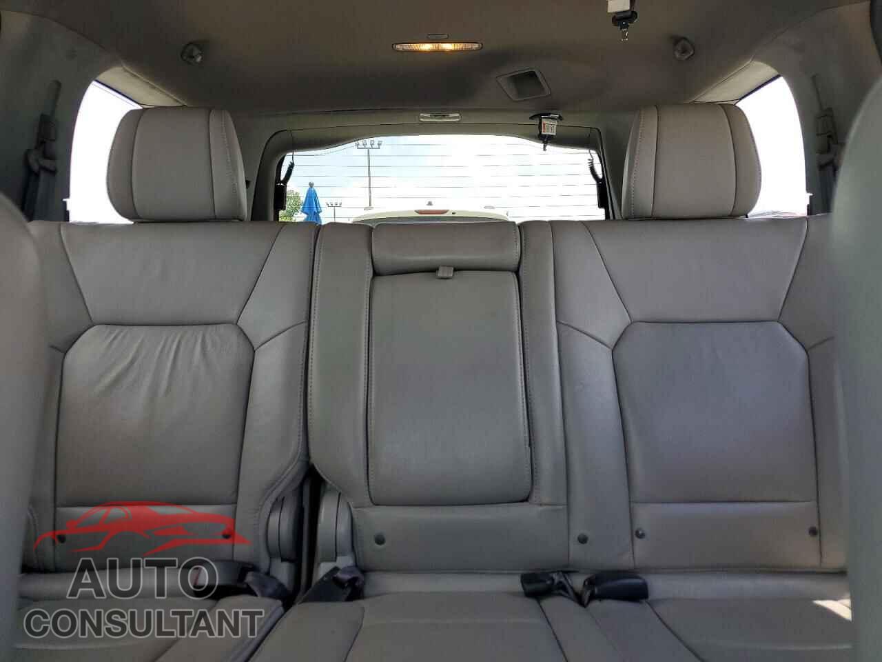 HONDA PILOT 2012 - 5FNYF4H66CB001676