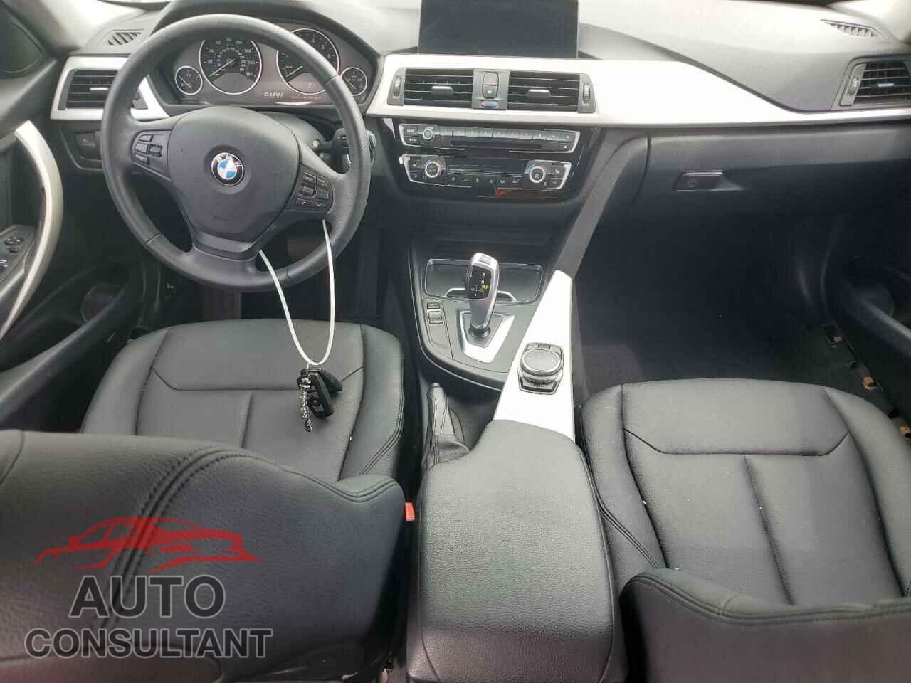 BMW 3 SERIES 2016 - WBA8E1G58GNU11619