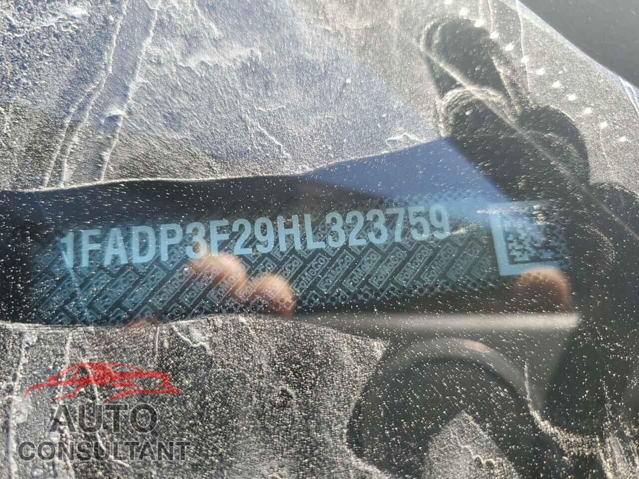 FORD FOCUS 2017 - 1FADP3F29HL323759