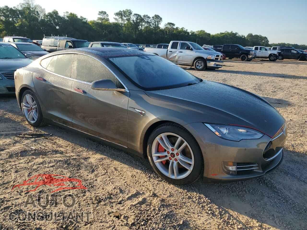 TESLA MODEL S 2015 - 5YJSA1E29FF107628