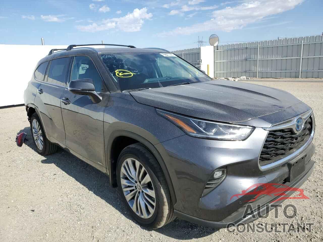 TOYOTA HIGHLANDER 2022 - 5TDEBRCH1NS096456