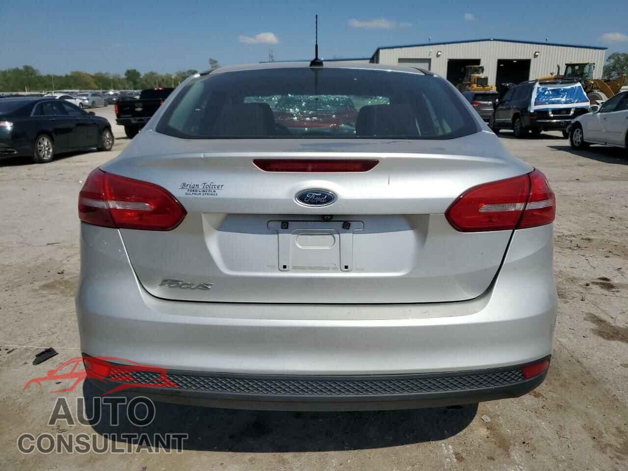 FORD FOCUS 2017 - 1FADP3E26HL295582