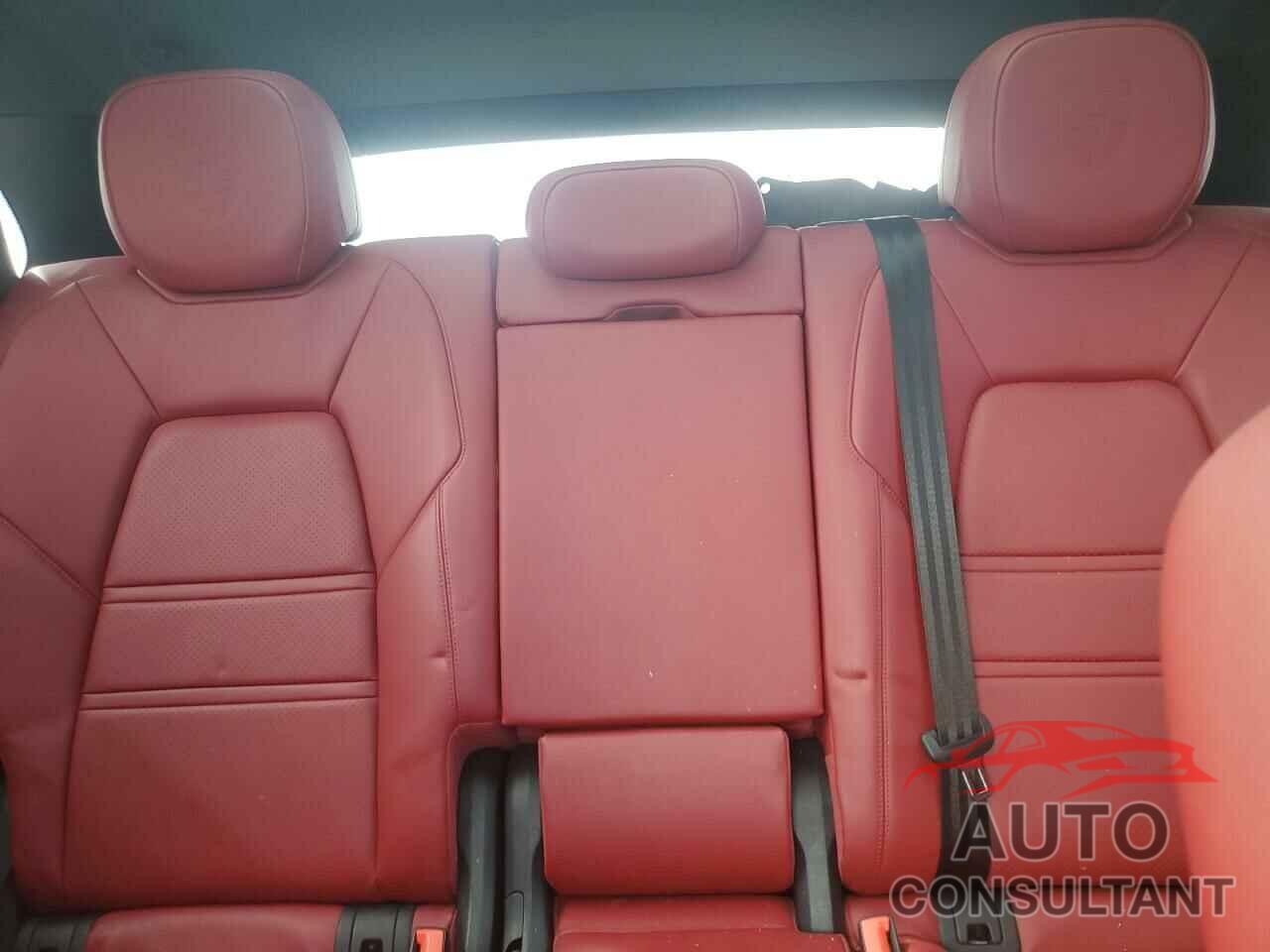 PORSCHE CAYENNE 2022 - WP1AA2AY2NDA04695